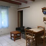 Pitchou,location uniquement à la semaine , du samedi 12h au samedi 10h